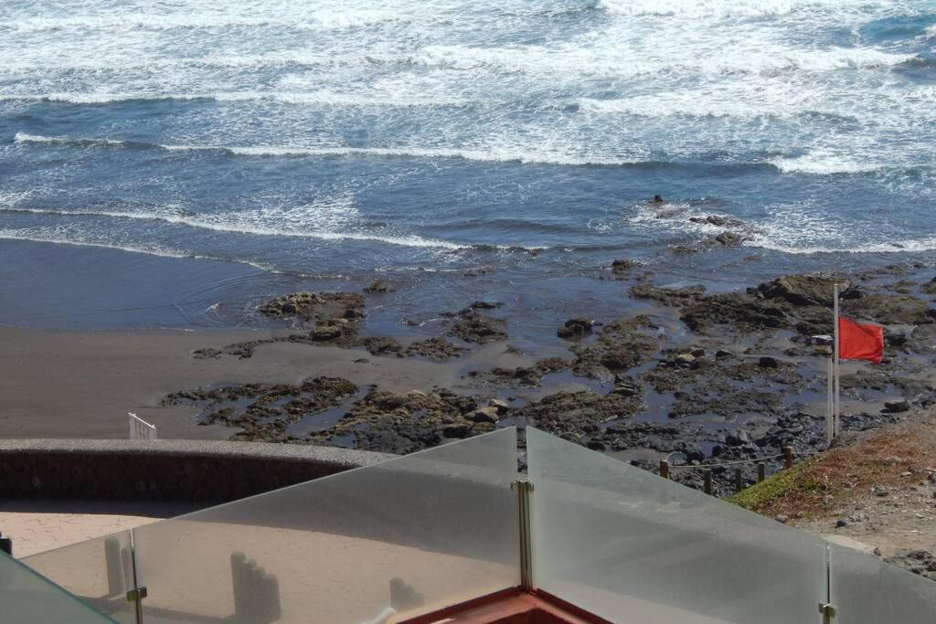 Cosy Flat For 2 Directly At The Beach Apartment Melenara Bagian luar foto